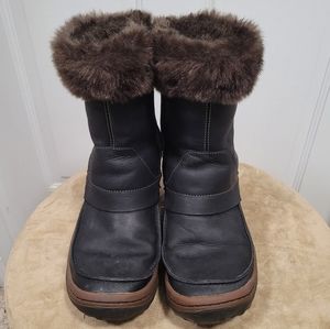 [SOLD] Merrell Womens Leather Snow Insulated Boots Sz 7.5. 